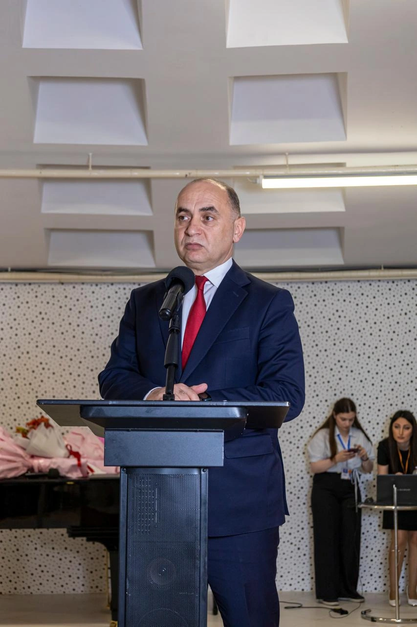 Uşaqlarda erkən inkişaf problemlərini necə müəyyənləşdirmək olar? -   Bakıda mühüm konfrans
