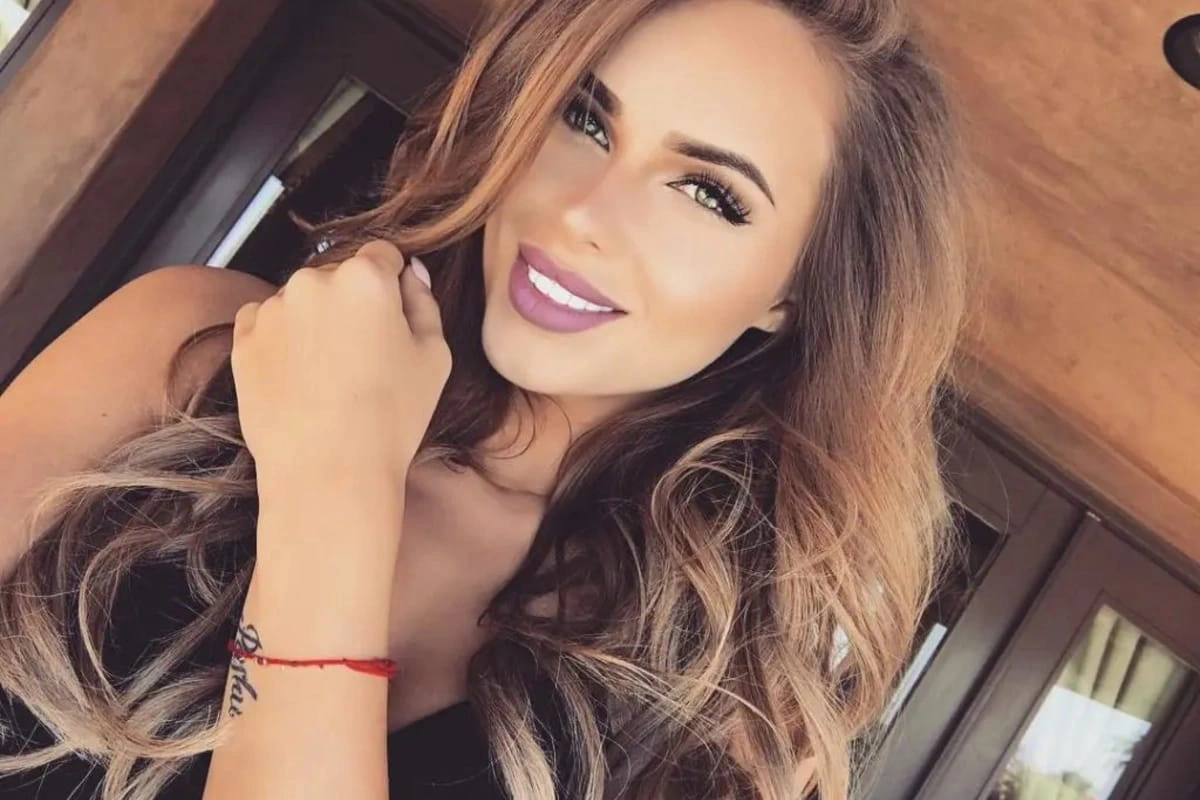 Müğənni evini bəzəmək üçün Yeni il dekorlarına 3 milyon xərclədi