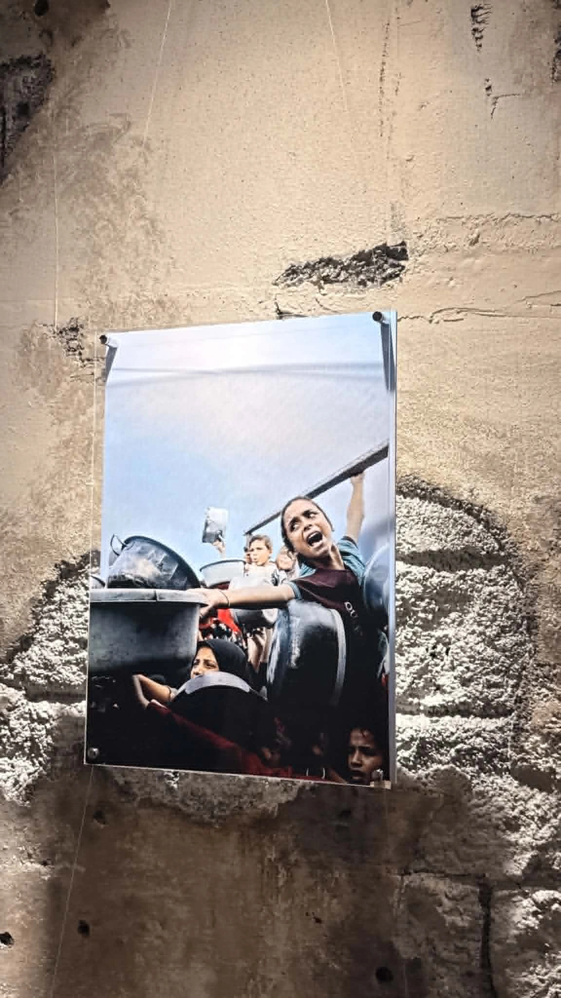 Toz basmış əlil arabası, sahibsiz oyuncaqlar... - Qəzza Evindən FOTOREPORTAJ