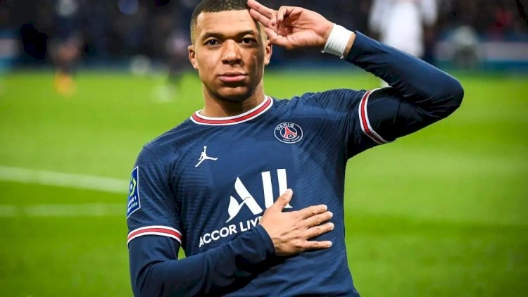 FIFA-nın siyahısına Mbappe başçılıq edir