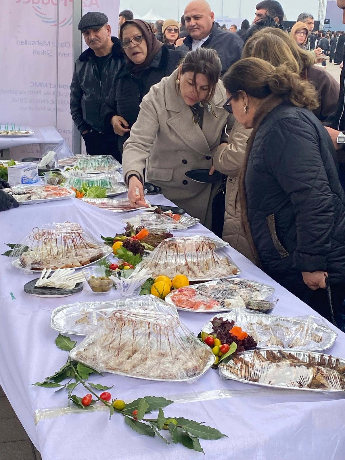 “AzProduct” MMC-nin “Dalğa” brendi Neftçalada ilk Balıq Festivalında iştirak edib -  FOTO
