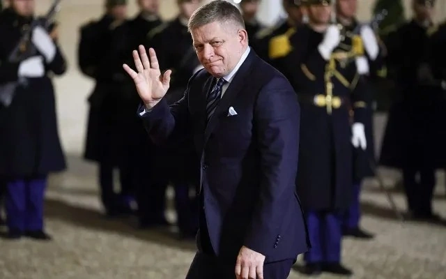Robert Fitso Moskvaya gəldi