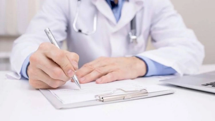 AEM: Lisenziyasız işləyən 29 həkim və 12 tibb bacısı barədə protokol tərtib edilib