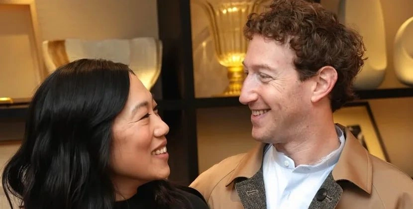 Moda nümayişində Mark Zuckerberg və həyat yoldaşının geyimləri gündəm oldu