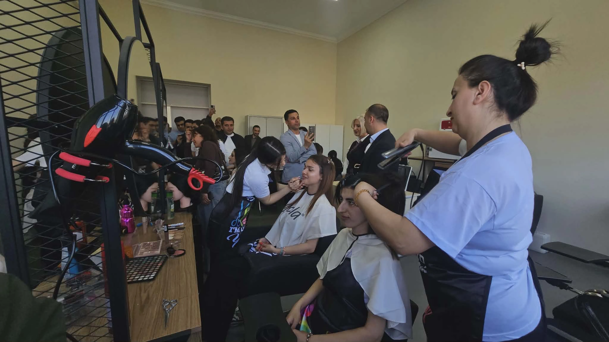 Traktor sürən qadınlar, hoteldə işləyən tələbələr – Cənubdan REPORTAJ