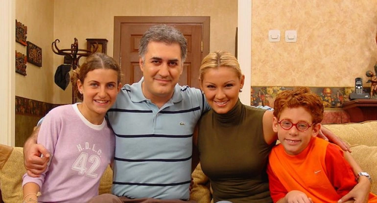 Əməkdar artist Çocuklar duymasının aktyoru ilə bir arada - FOTO
