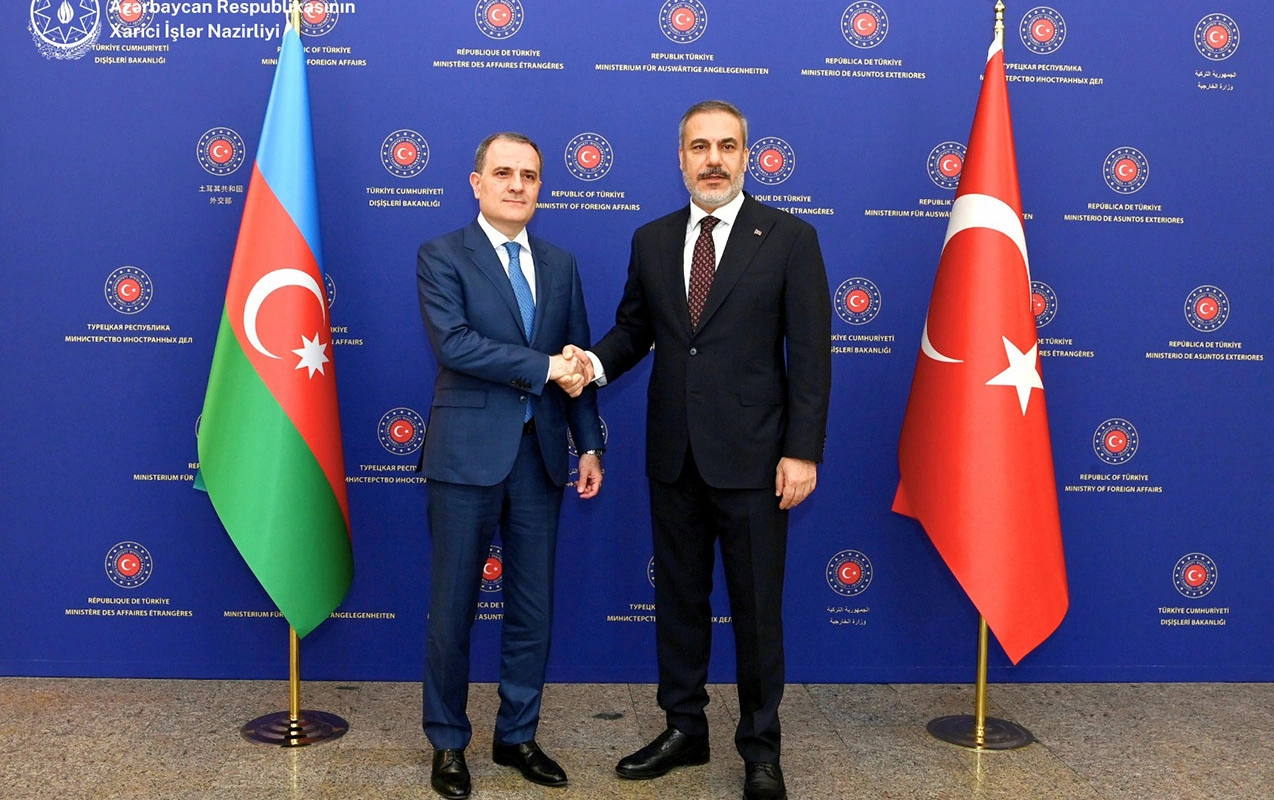 Ceyhun Bayramov türkiyəli həmkarı ilə danışdı