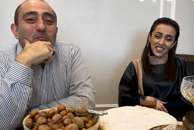 “Xəstələnəndə ərim məni ovucunun içində gəzdirir”