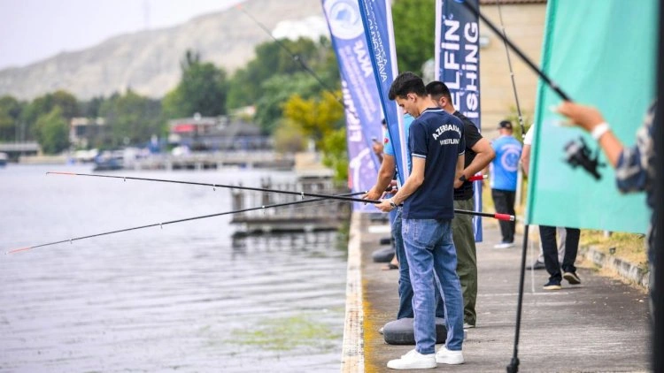 Nazirlik Federasiya ilə birgə balıq ovu festivalı keçirib