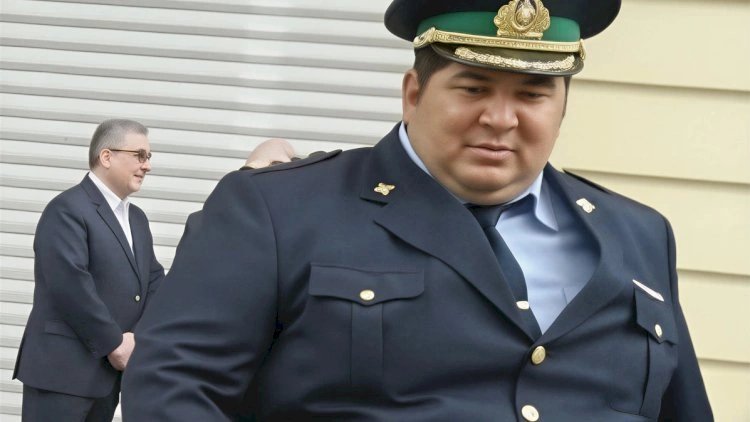 Gömrük generalı təqaüdə göndərildi