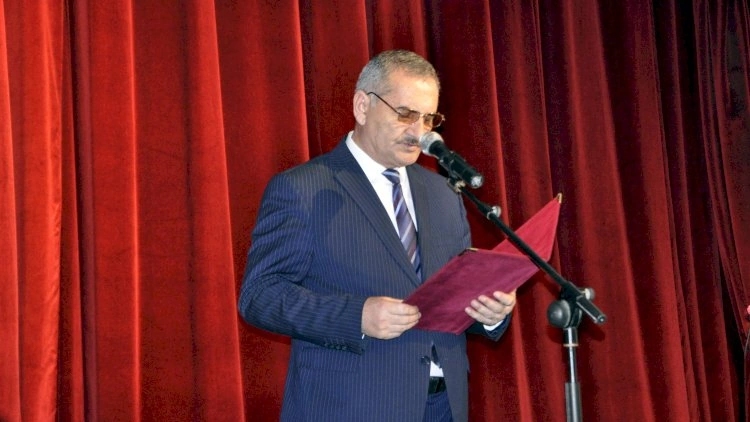 Direktor vəzifəsindən istefa verdi