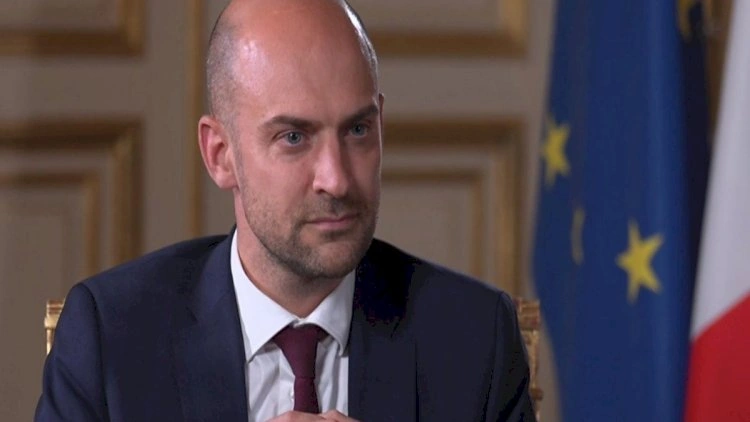 Fransanın iki diplomatı İranda saxlanıldı