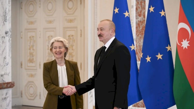 Ursula fon der Lyayen Prezident İlham Əliyevi təbrik etdi