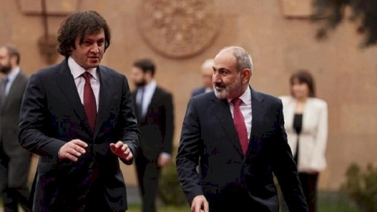 Kobaxidze Paşinyanı təbrik etdi