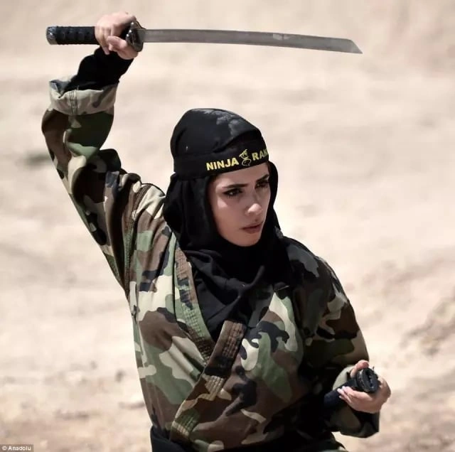 İranın Görünməz ordusu: 25 min qadın ninja yetişdirilib - FOTOLAR