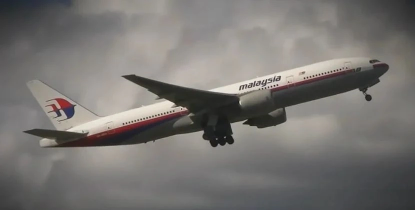10 ildən sonra etiraf: “Boeing 777”-nin göydə yandığını gördüm