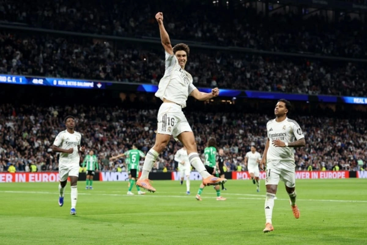 Real Madrid böyükhesablı qələbə ilə sevindi