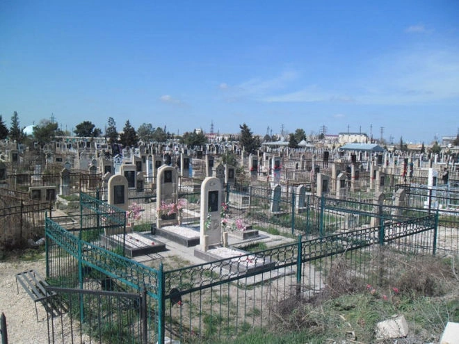 Qəbirstanlıqlar Bakıdan köçürülə bilər - AÇIQLAMA