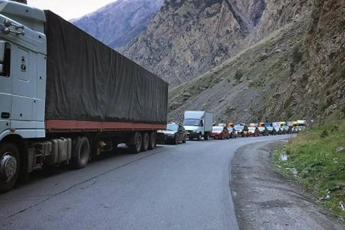 Yuxarı Lars yük maşınları üçün bağlandı