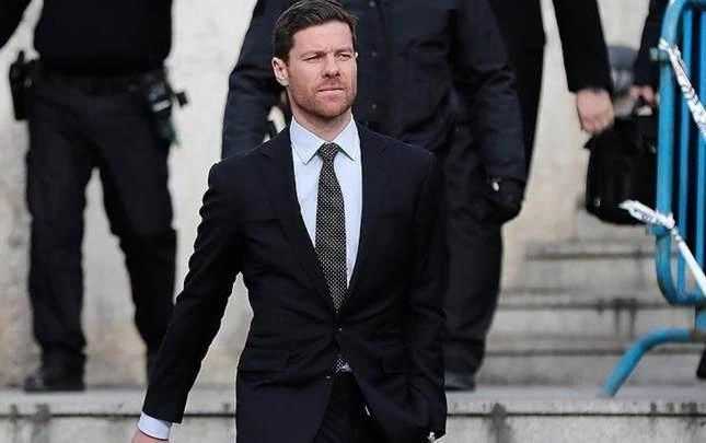 Xabi Alonso Liverpul ilə danışıqlar aparır