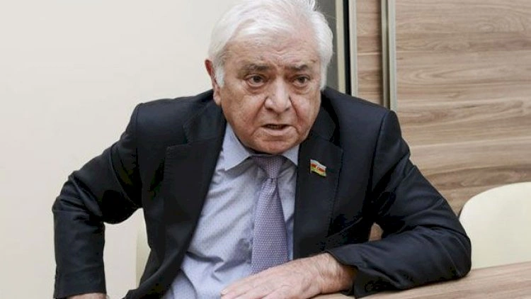 Aqil Abbas: “Qurban Qurbanovu gözdən salanlar səhv yol tuturlar”
