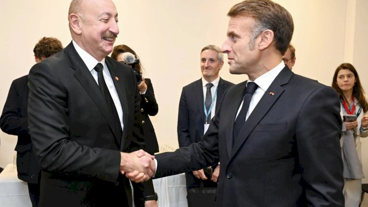 Makrona təbrik məktubu göndərildi