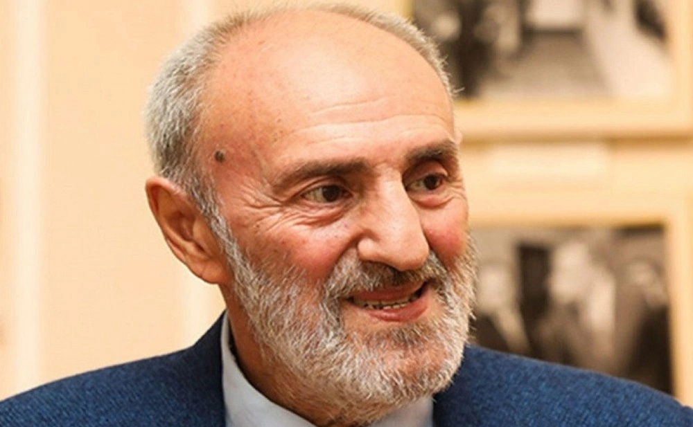 Akif İslamzadə gecə əməliyyat olundu, reanimasiyadadır