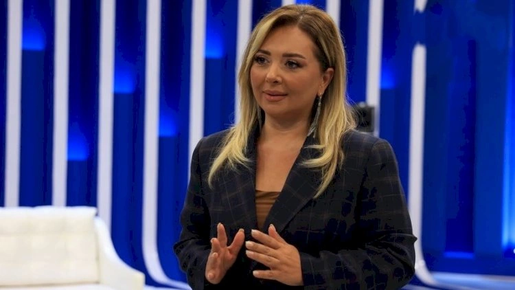 Lalə Azərtaş Londonda oxuyan qızları ilə -   FOTO