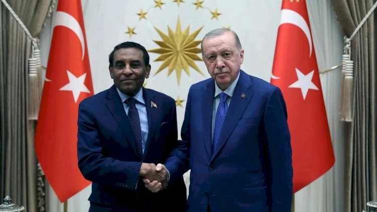 Ərdoğan Sudanın Baş nazirini qəbul etdi