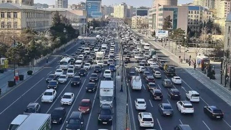 Yollarda vəziyyət çətinləşdi
