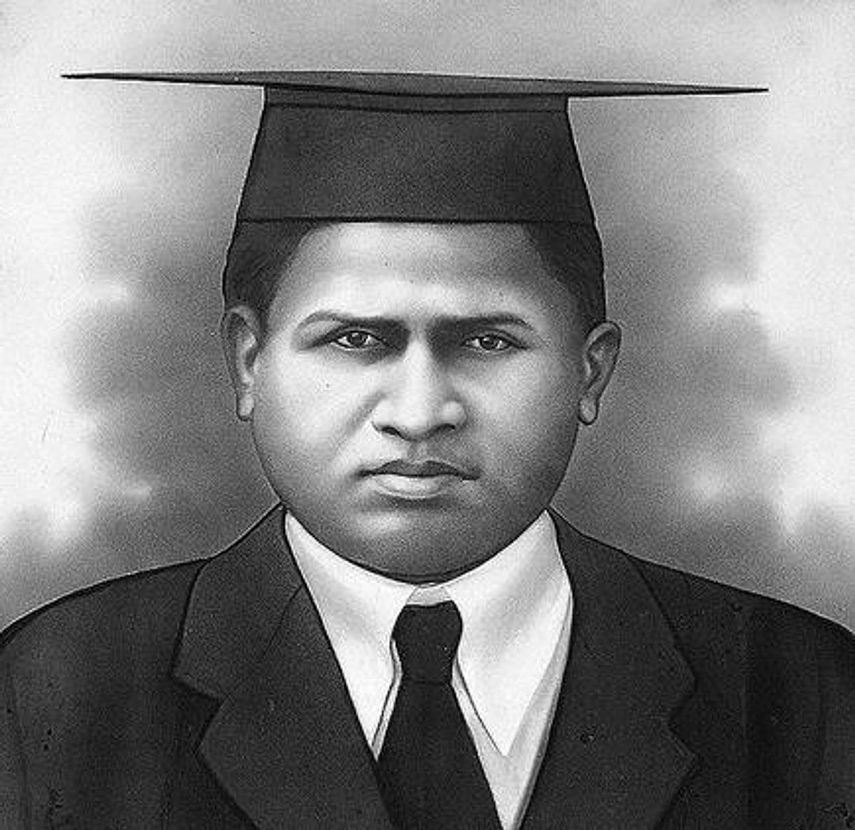 Məktəb oxumadan riyaziyyat elminə qızıl nailiyyətlər gətirən dahi