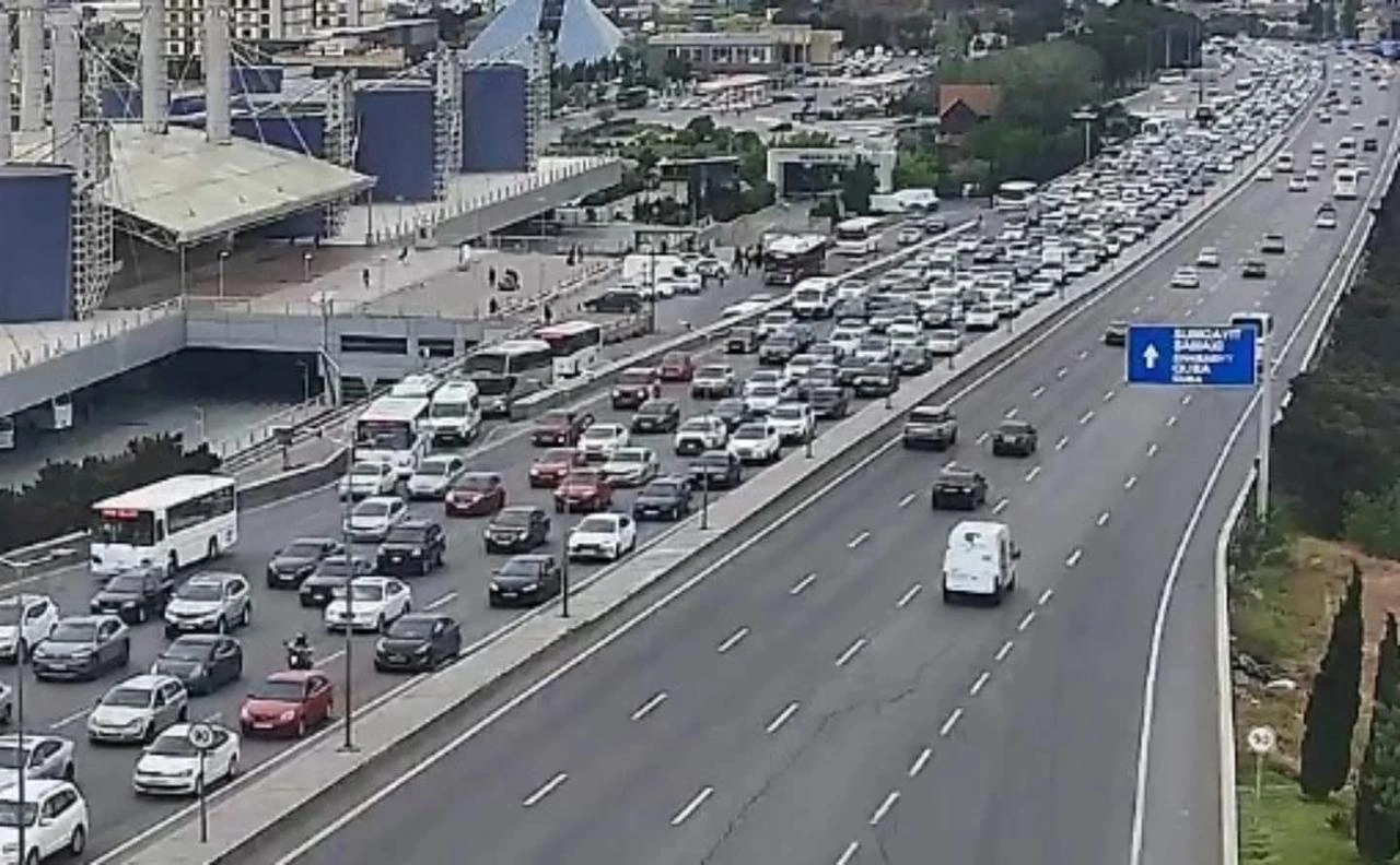 Hazırda tıxac olan yollar - SİYAHI
