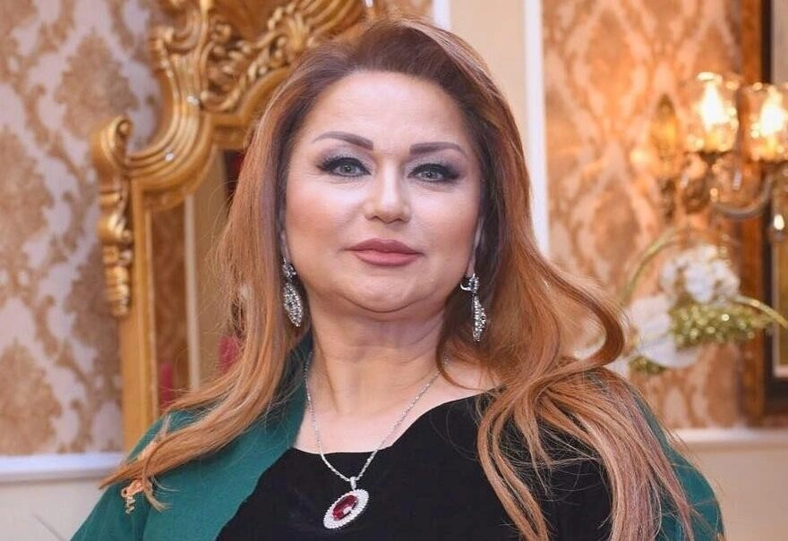Xalq artistinin bloger qızı ana oldu - FOTO