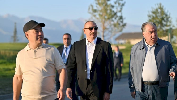 Prezident həmkarları ilə qolf oynadı - Fotolar