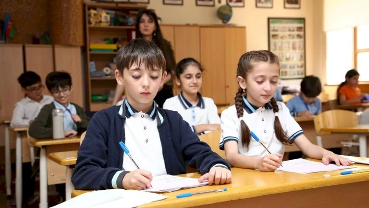 Şagirdlərin elektron yerdəyişməsi başladı