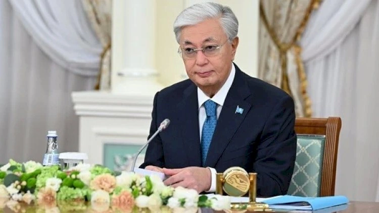 Tokayev müdafiə nazirinin 2 müavinini də qovdu