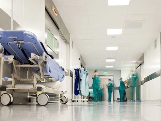 Məşhur klinikada özünü həkim kimi təqdim edənlərin tibb təhsili yox imiş - ADLAR