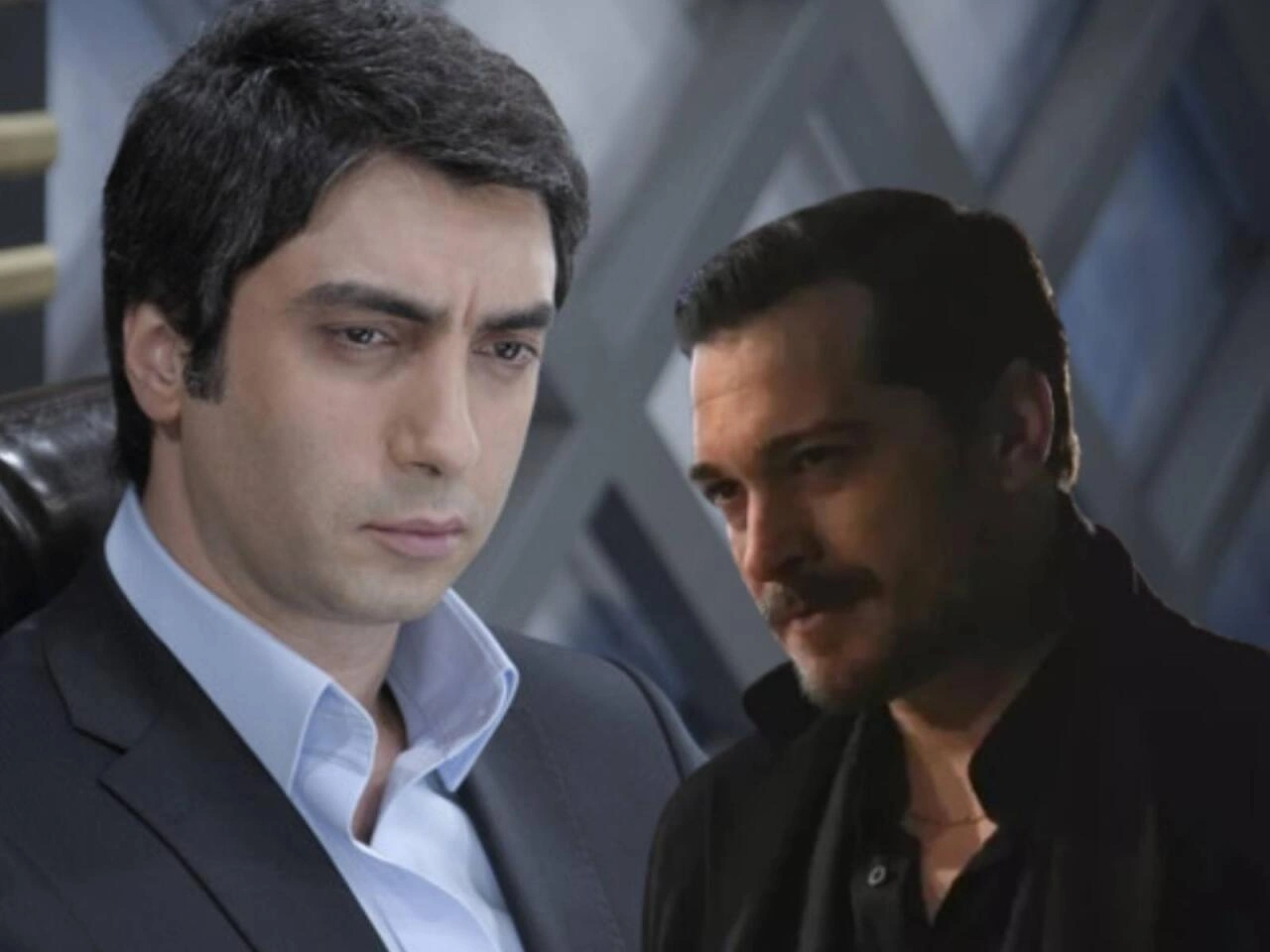 Eşref Rüya ilə Kurtlar Vadisinin oxşar səhnələri müzakirələrə səbəb oldu - FOTO