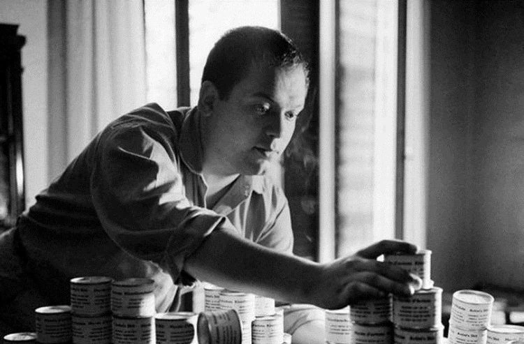Nəcisini konserv qutularında minlərlə dollara satan rəssam: Piero Manzoni