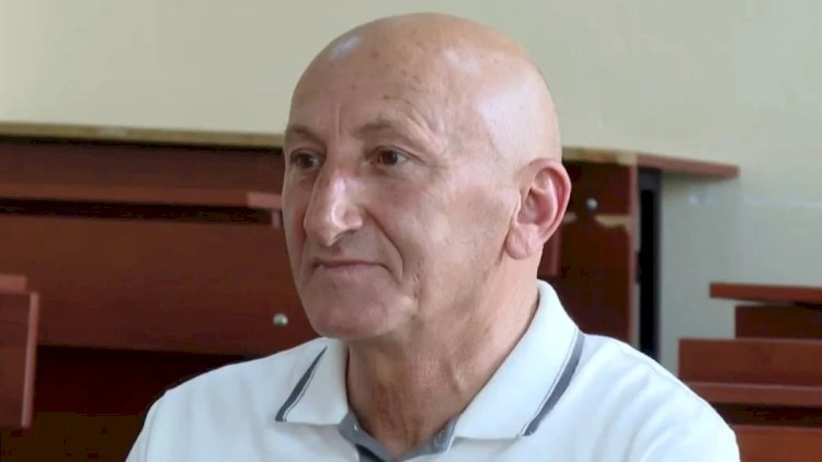 58 yaşında tələbə oldu: Ən çox nəvələri sevindi   - VİDEO