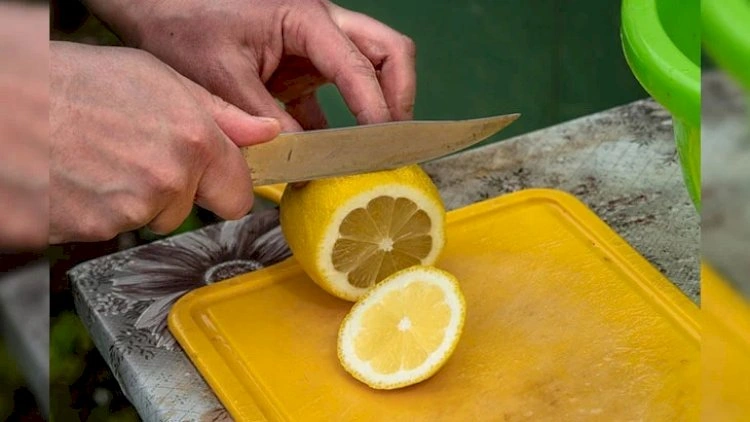 Arıqlamaq istəyənlərə şad xəbər -   Cəmi 7 gün limonu belə yeyin