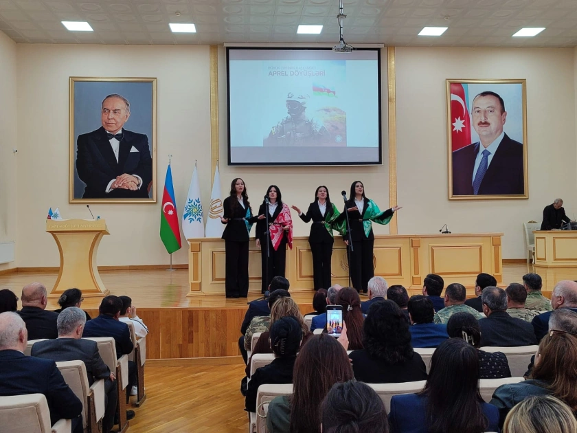 “Aprel döyüşləri - Zəfər yolu” adlı elmi konfrans keçirildi - FOTOLAR