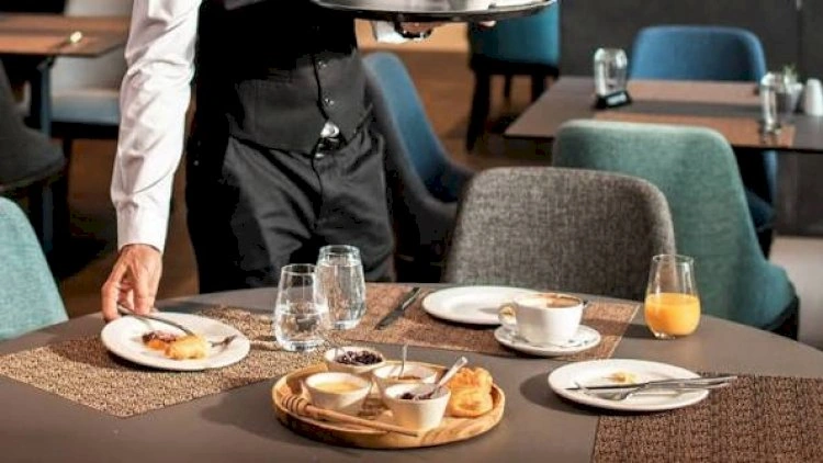 Bakıda kafe müştərisini aldatdı?