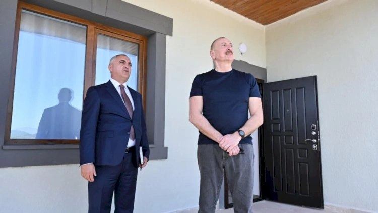 İlham Əliyev Xocalıda hərbi qulluqçuların fərdi evləri ilə tanış oldu
