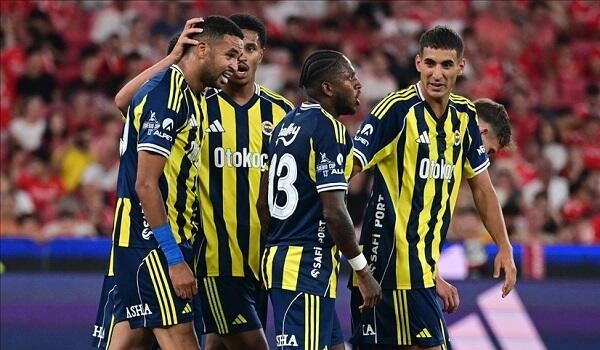 Fənərbağça inamlı qələbə ilə liderliyə yüksəldi