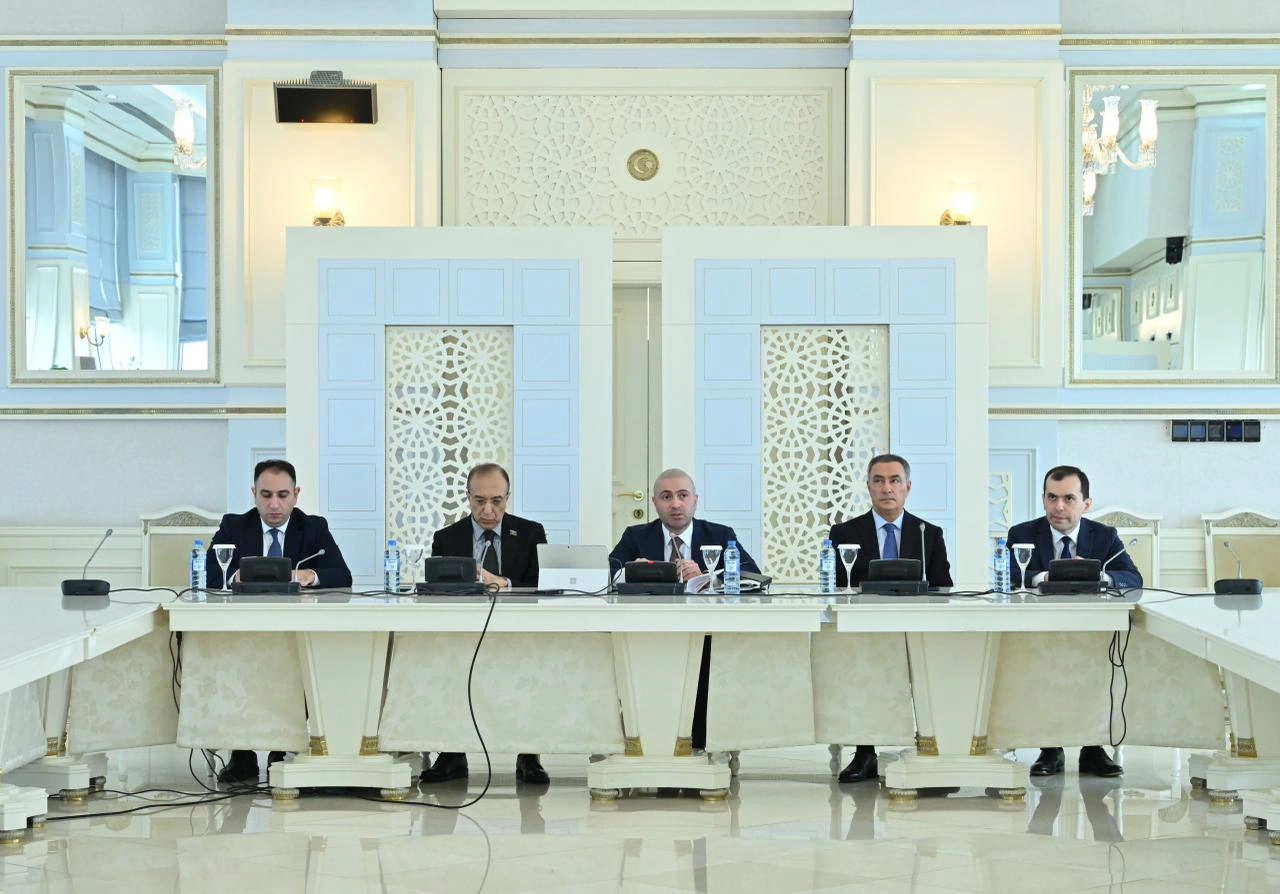 Milli Məclisdə vəzifəyə yeni təyin olunmuş hakimlərlə görüş keçirilib