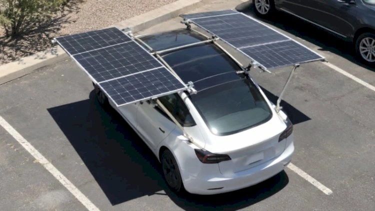 Tesla sahibindən qeyri-adi ixtira: Avtomobilə günəş paneli quraşdırdı