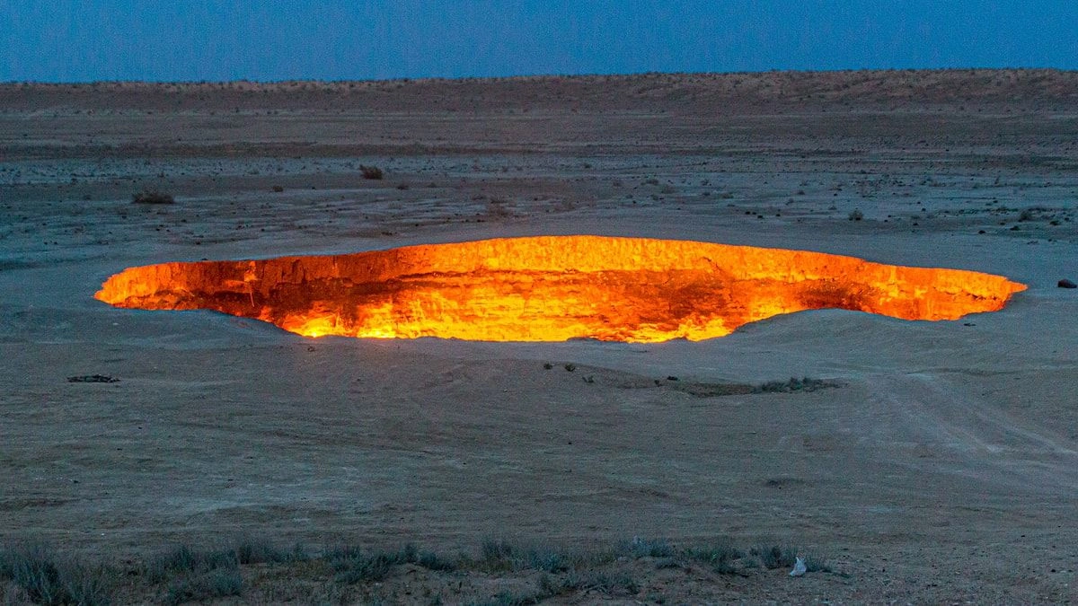 Səhrada Açılan Nəhəng Krater 53 İldir Fasiləsiz Yanır