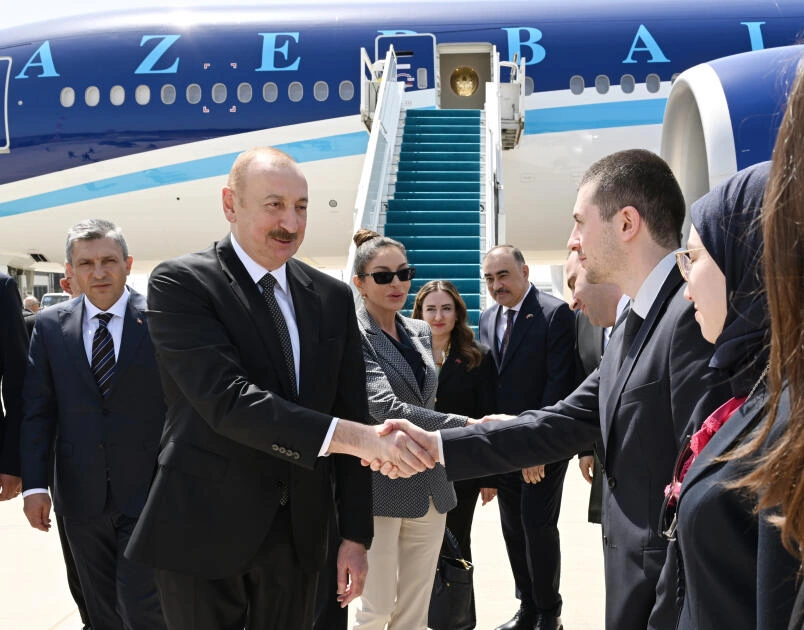 Prezident İlham Əliyev Türkiyəyə işgüzar səfərə gəlib - FOTO