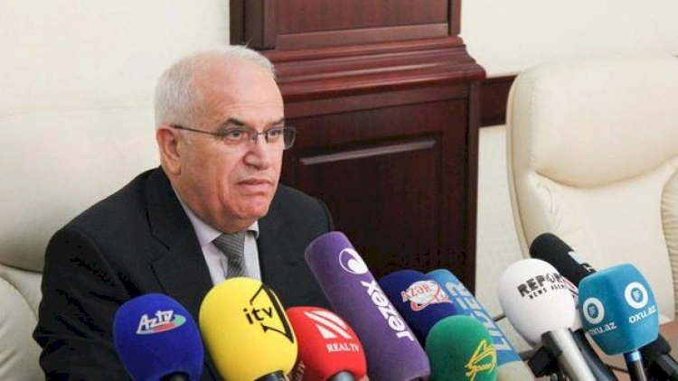 Tanınmış professora ağır itki